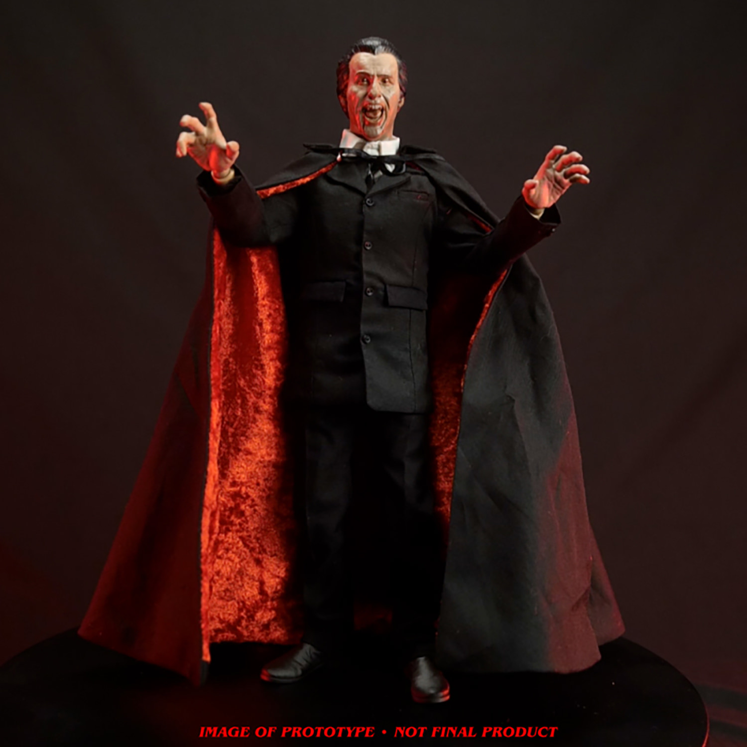 Dracula Sixth Scale Figure - Image 2